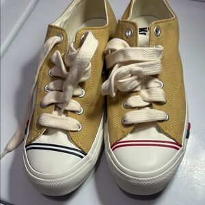 Men’s Pro-Keds Size 9.5 New no tags